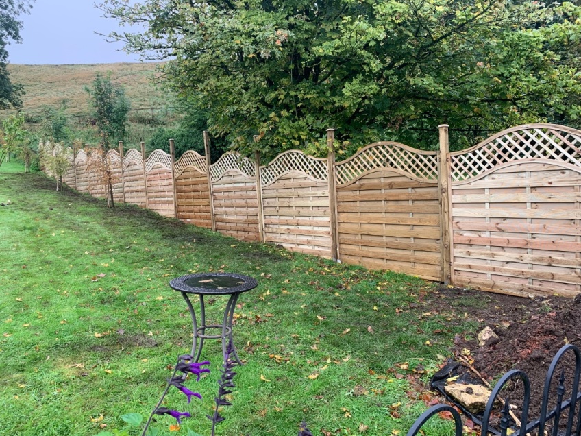 Decorative Wooden Fence - Snowshill -