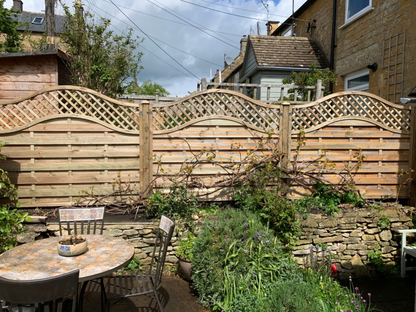 Decorative Wooden Fence - Snowshill -